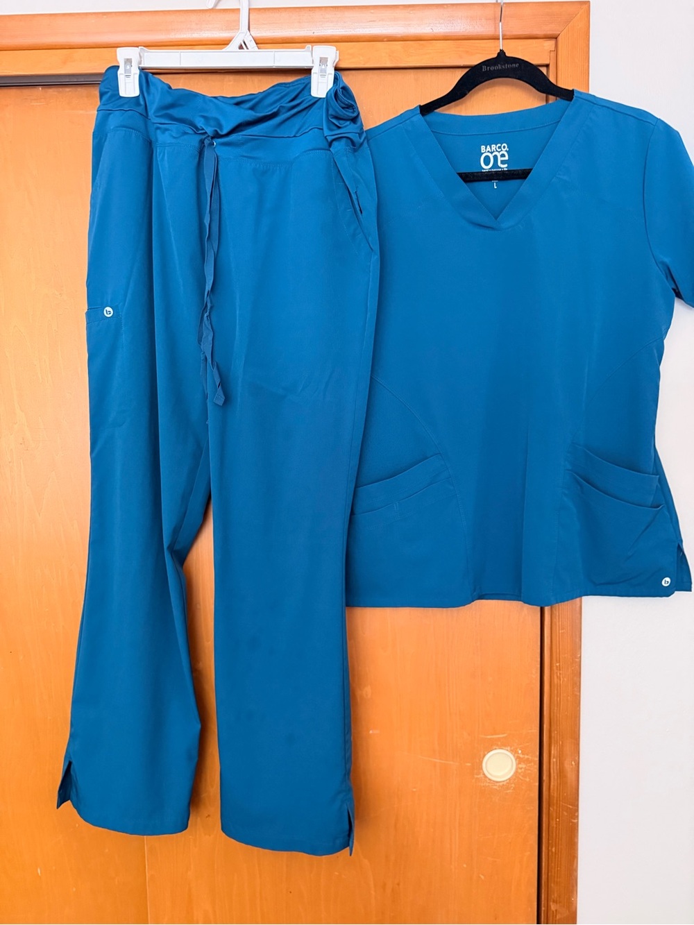 Barco Uniforms Women's Teal V-Neck Scrub Top & Drawstring Pants